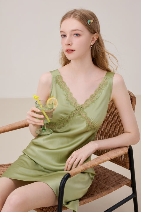 Vestido lencero de seda verde Camisón de seda ahuecado