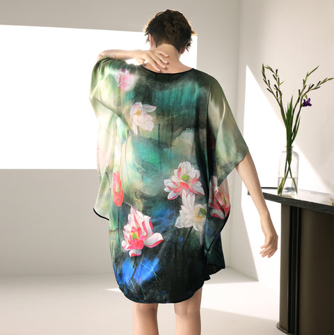 Diseño largo 2 en 1 de ala de murciélago de seda, un exquisito vestido tipo túnica y un lujoso camisón