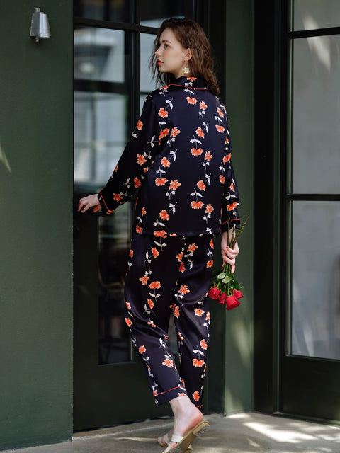 Women's 100% Mulberry Silk Long Sleeve Pajama Set, Floral Print Luxury Loungewear Sleepwear Model