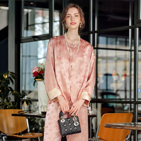 Retro New Chinese Style Palace-Inspired Silk Blend Jacquard Long Sleeve Pajama Set for Women Model