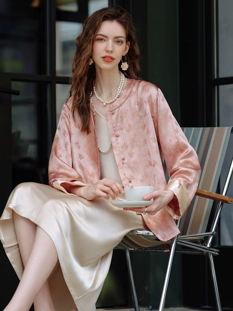 Retro New Chinese Style Palace-Inspired Silk Blend Jacquard Long Sleeve Pajama Set for Women Model