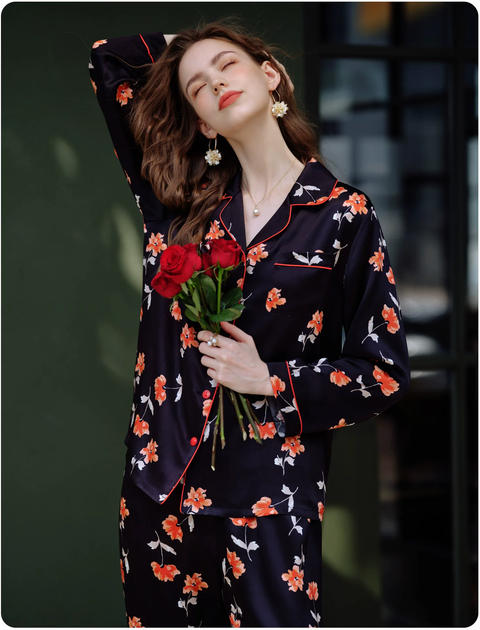 Women's 100% Mulberry Silk Long Sleeve Pajama Set, Floral Print Luxury Loungewear Sleepwear Model